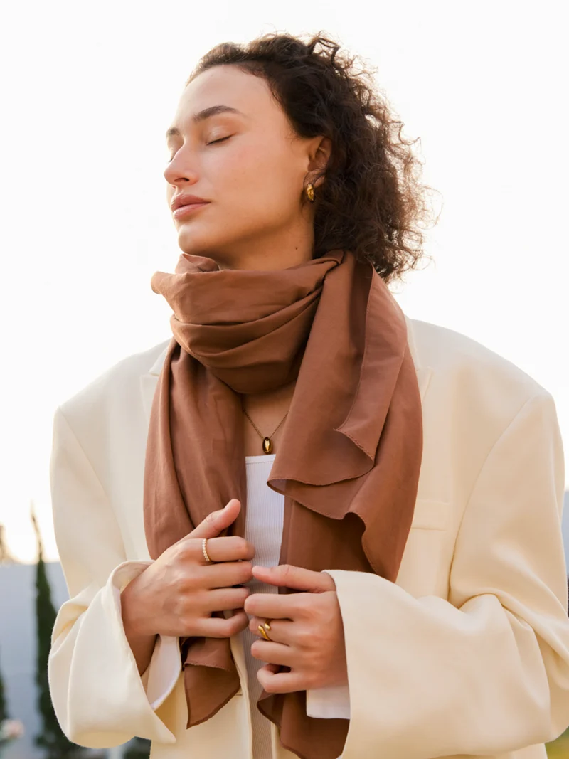 Pure Essence Brown Schal