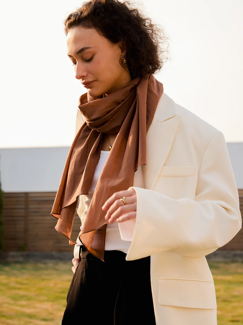 Pure Essence Brown Schal