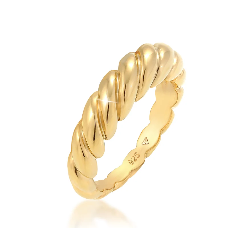 Ring Twisted