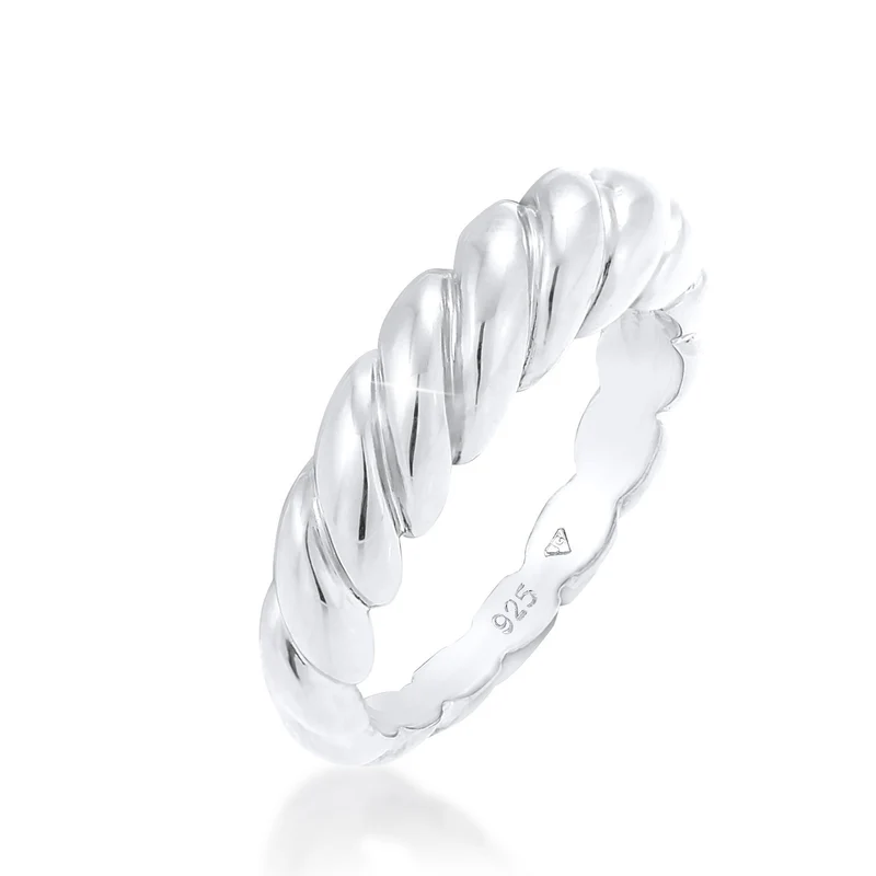 Ring Twisted