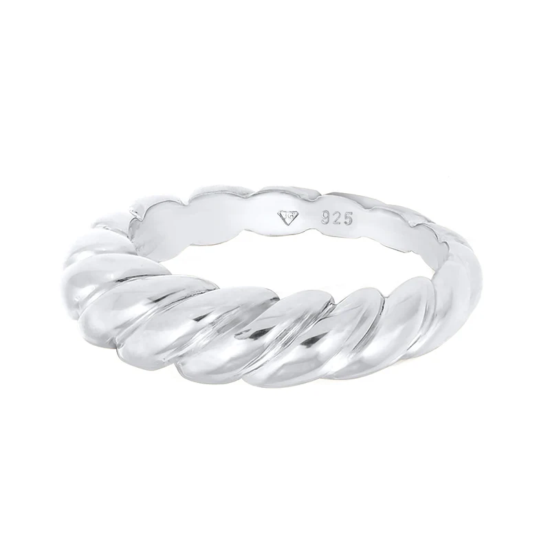 Ring Twisted
