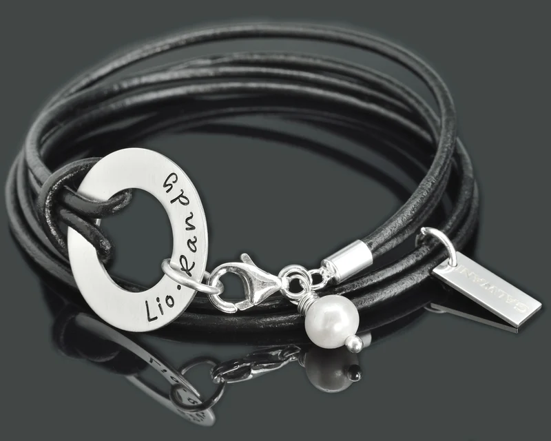 LEDERARMBAND MIT NAMEN, DAMENARMBAND SCHWARZ, DESIGNER ARMBAND