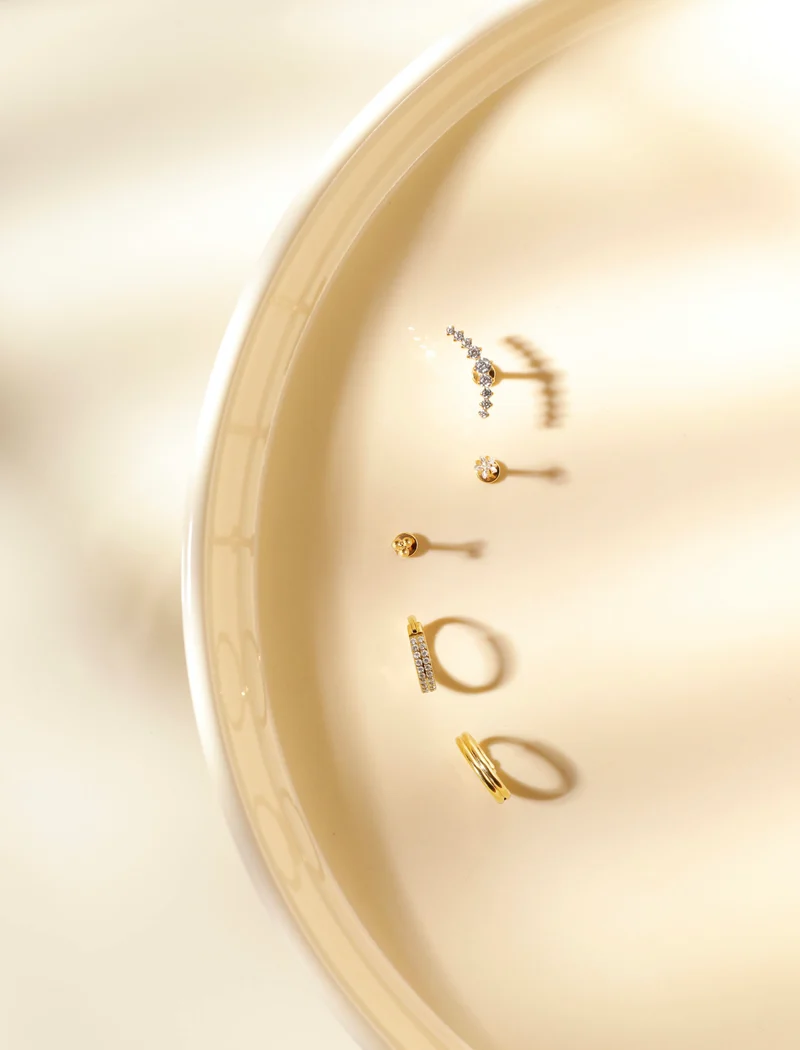 Sparkling Curves Titan Piercing