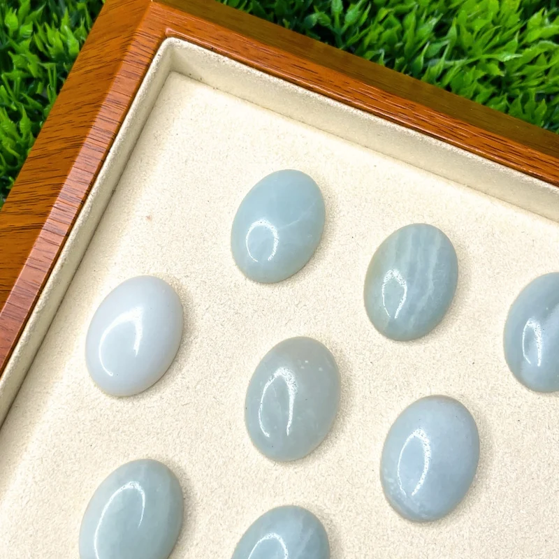 Ovaler Amazonit-Cabochon