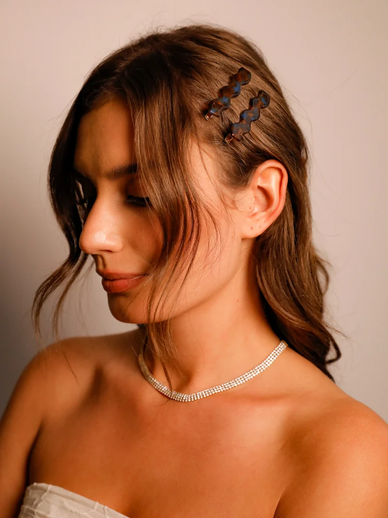 Ripple White Hairpin