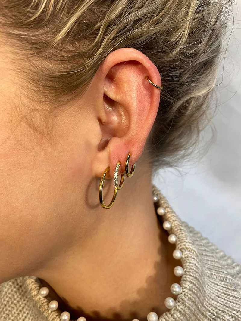 Simple Hoop Titan Piercing