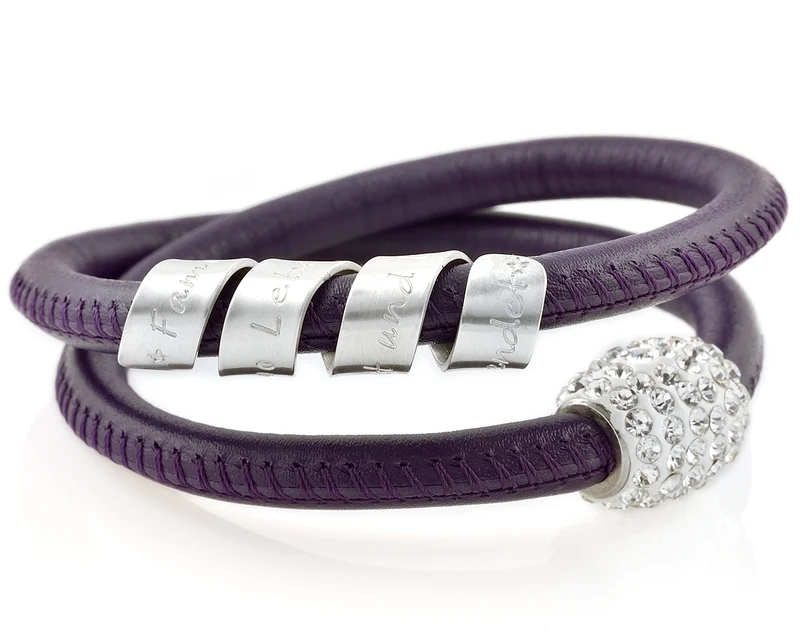 LEDERARMBAND MIT GRAVUR FÜR FRAUEN, ARMBAND MIT TEXT, gilwani.com