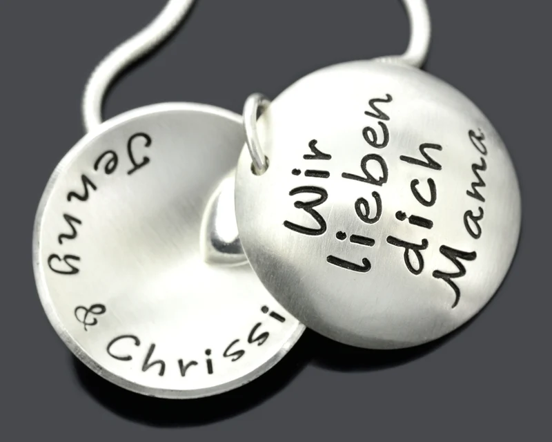 SCHMUCK MIT GRAVUR, MEDAILLON MIT NAMEN, GRAVURSCHMUCK