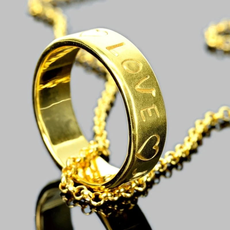 RING KETTE MIT GRAVUR, GOLDSCHMUCK, DESIGNERSCHMUCK