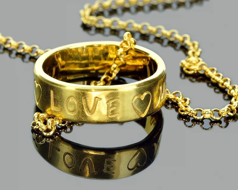 RING KETTE MIT GRAVUR, GOLDSCHMUCK, DESIGNERSCHMUCK