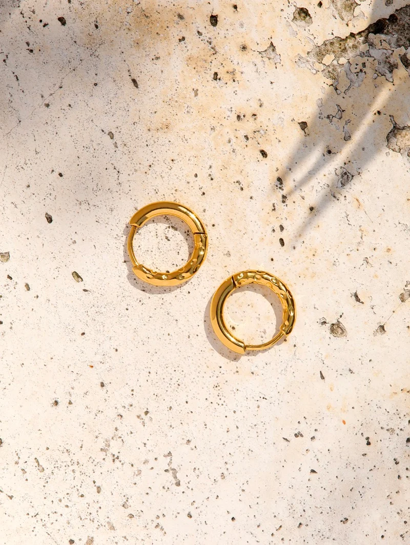 Small Half Texture Hoop Ohrringe