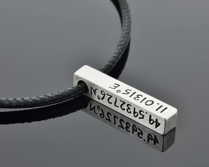 MÄNNERKETTE, MÄNNERSCHMUCK MIT GRAVUR, SILBERBARREN GRAVUR, KETTE KOORDINATEN