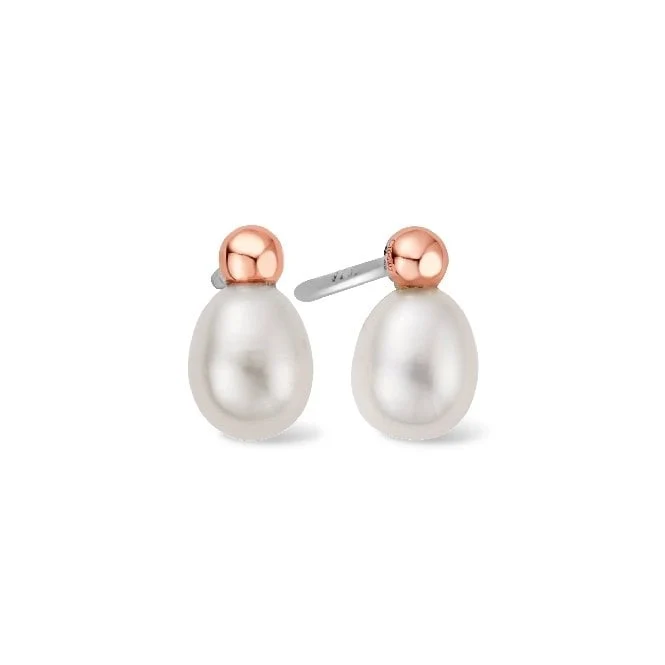 Nature's Wonder Silver Beachcomber Stud Earrings with Pearl