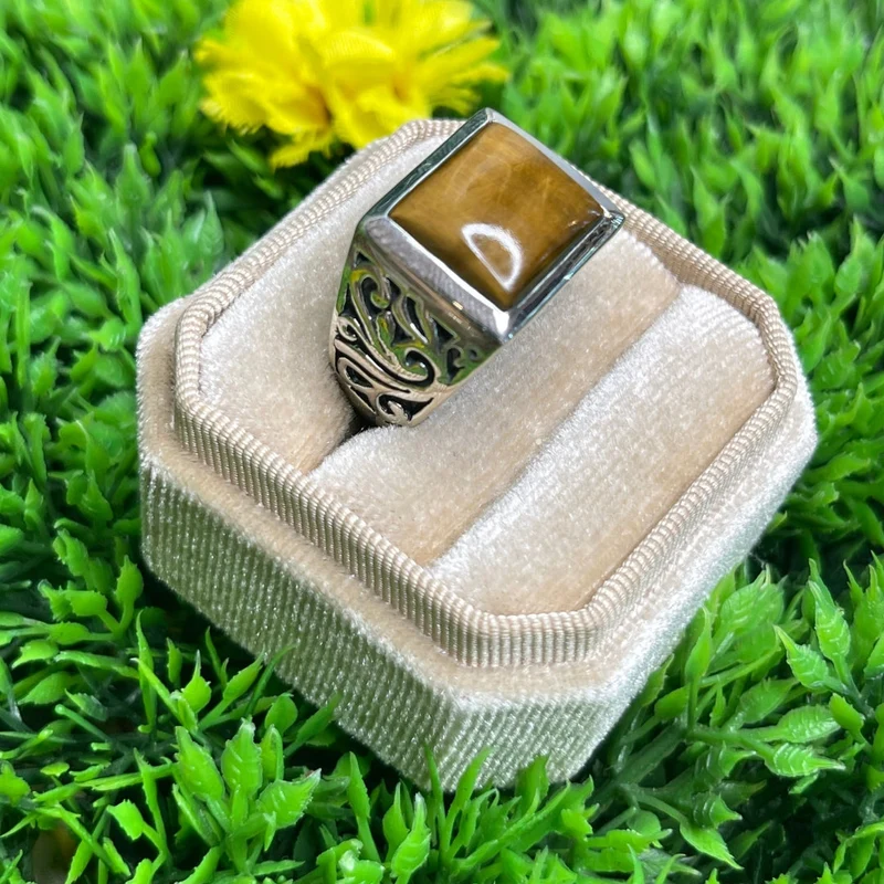 Quadratischer Siegelring aus Silber mit Tigerauge Nr. 4