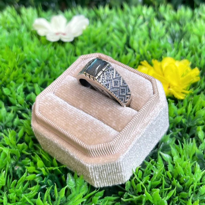 Silberner Labradorit-Diamant-Siegelring Nr. 2