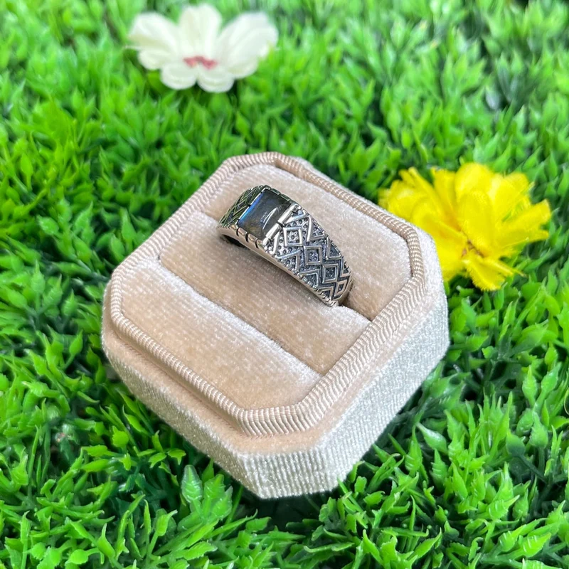 Silberner Labradorit-Diamant-Siegelring Nr. 5