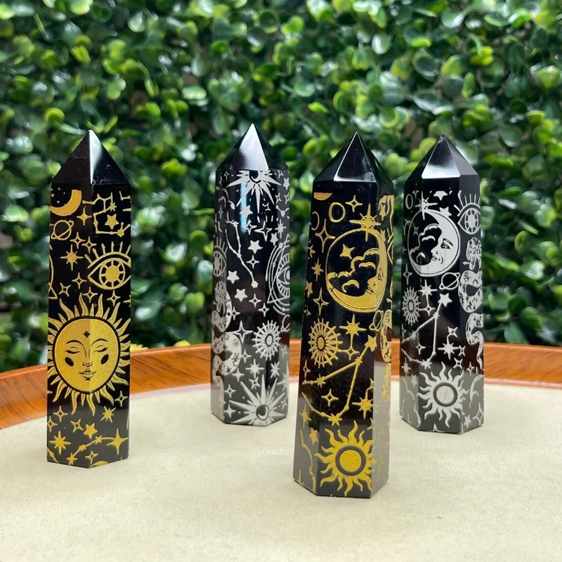 Schwarzer Obsidianpunkt mit Muster