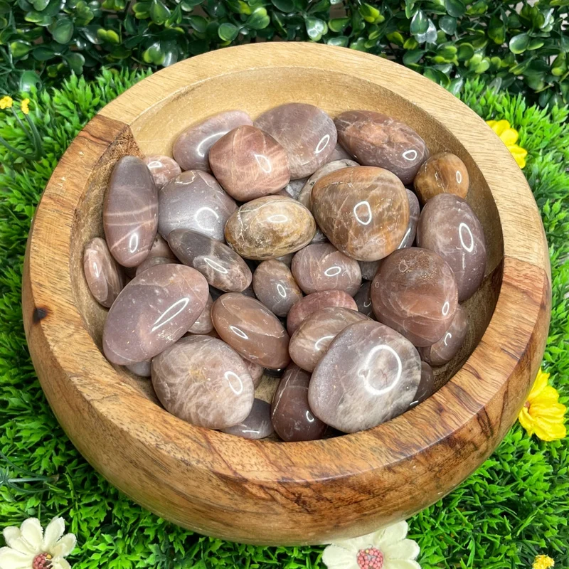 Orangefarbene Mondstein-Trommelsteine ​​(mittlere Größe)