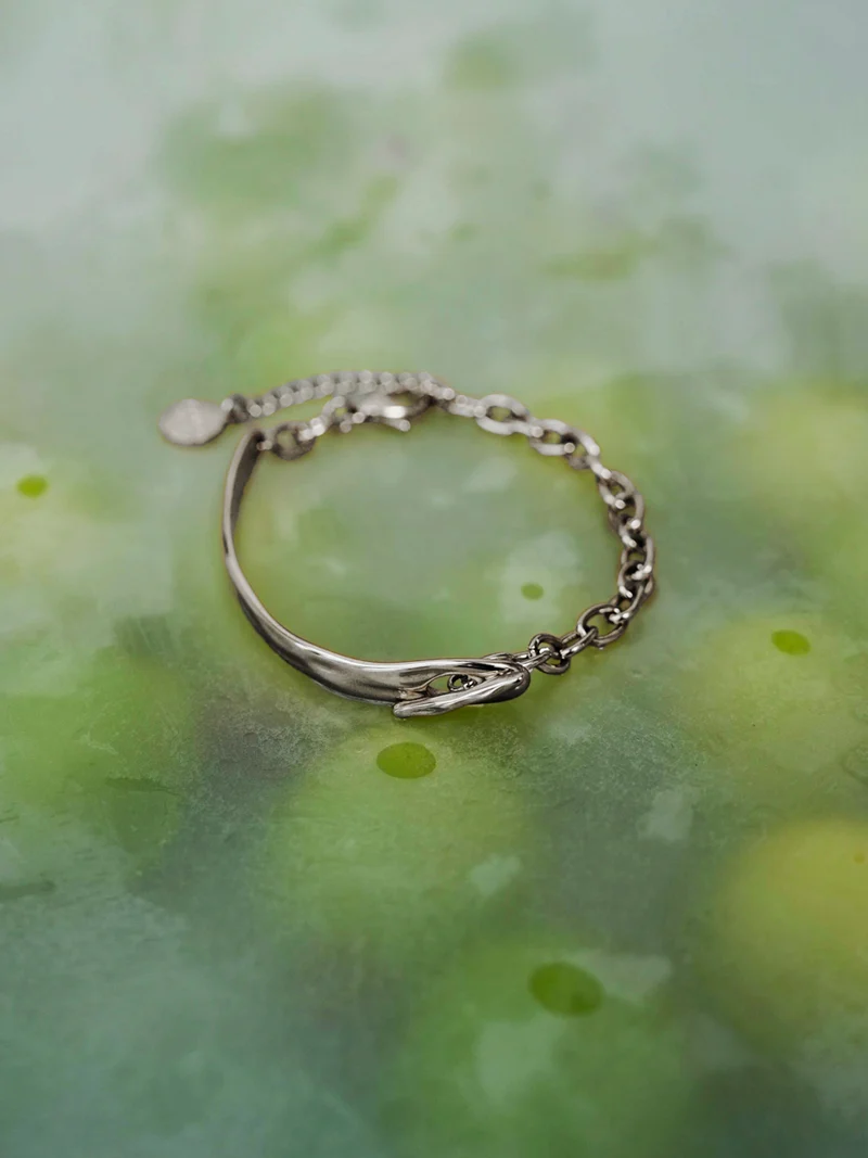 Timeless Elegance ARMBAND