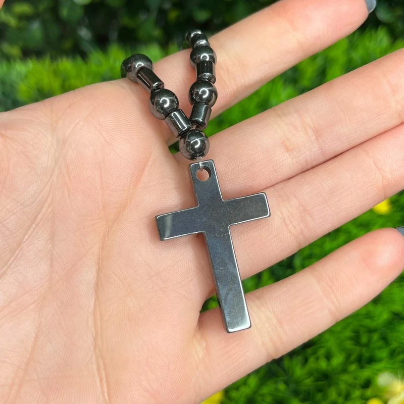 Kleine Kreuz-Hämatit-Halskette