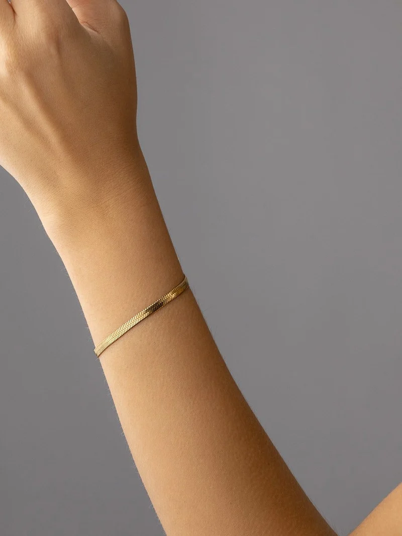 Wide Sleek Armband