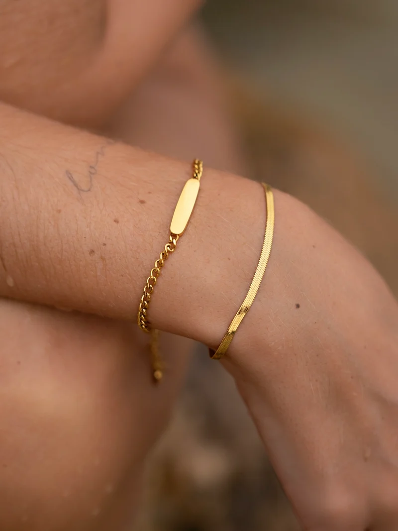 Sleek Armband