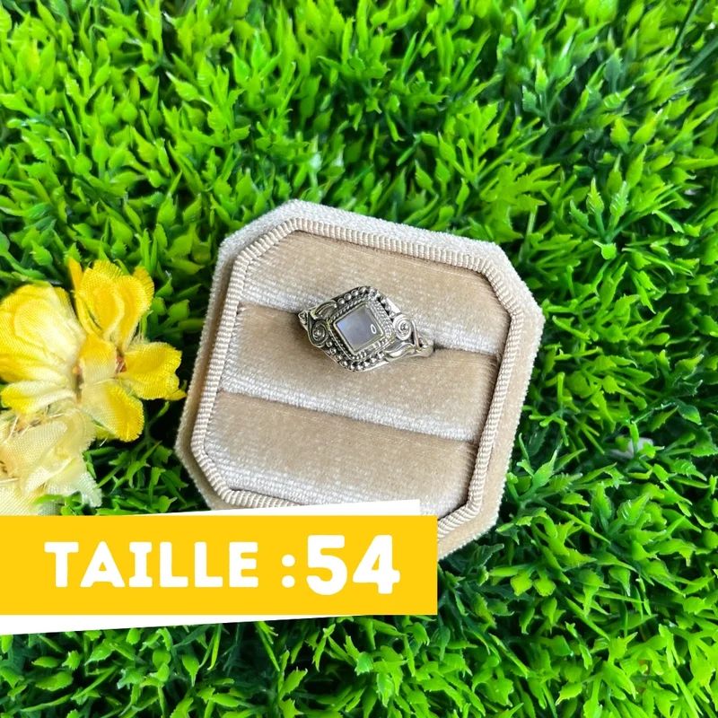Blauer Feuermondsteinring Nr. 138