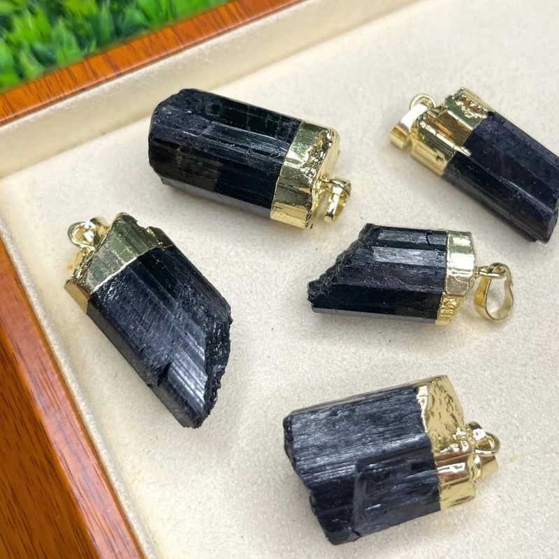 Anhänger aus rohem Naturstein (3 Varianten)