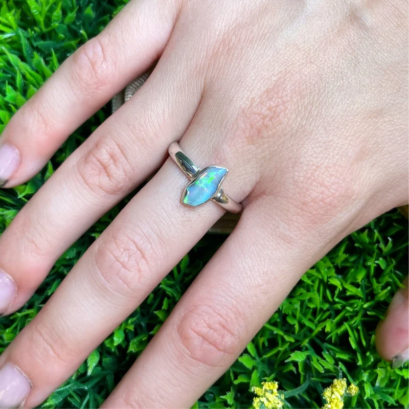 Roher äthiopischer Opal-Silberring Nr. 97