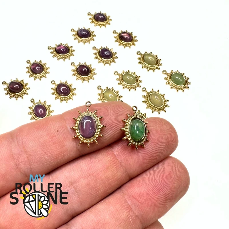 Ovaler Anhänger mit Cabochon