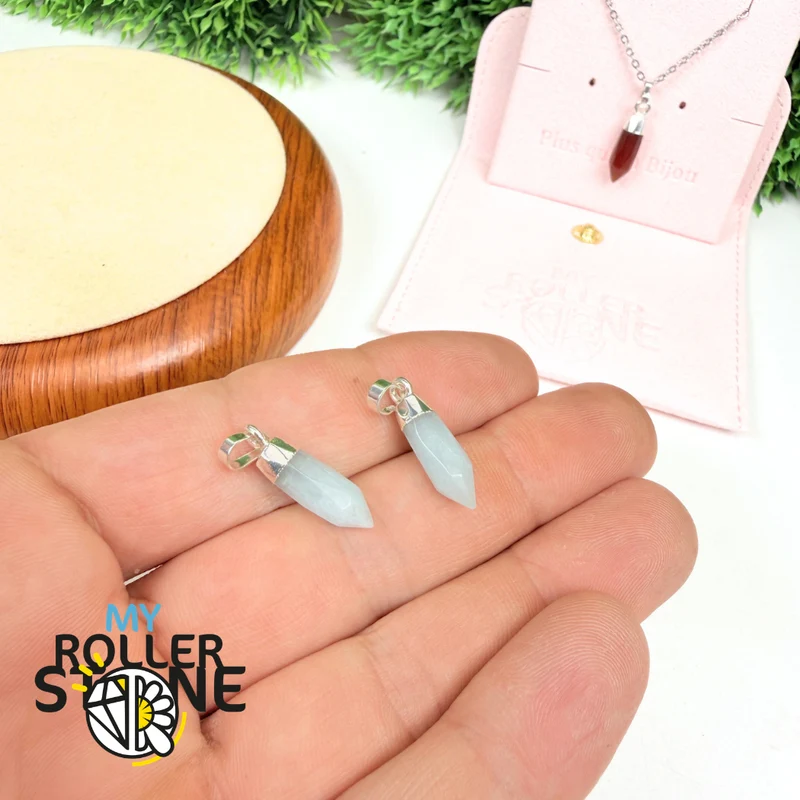 Kleiner Anhänger mit facettierter Spitze