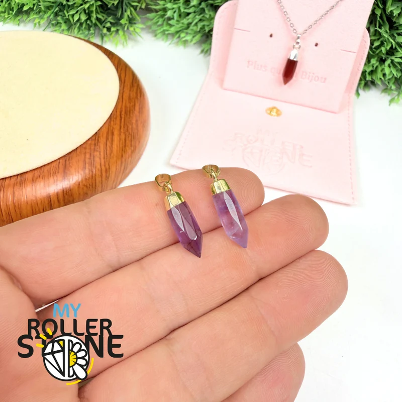 Kleiner Anhänger mit facettierter Spitze