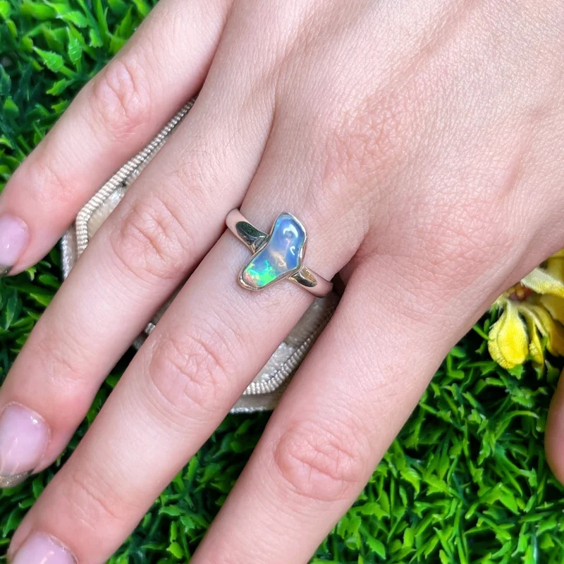 Roher äthiopischer Opal-Silberring Nr. 74