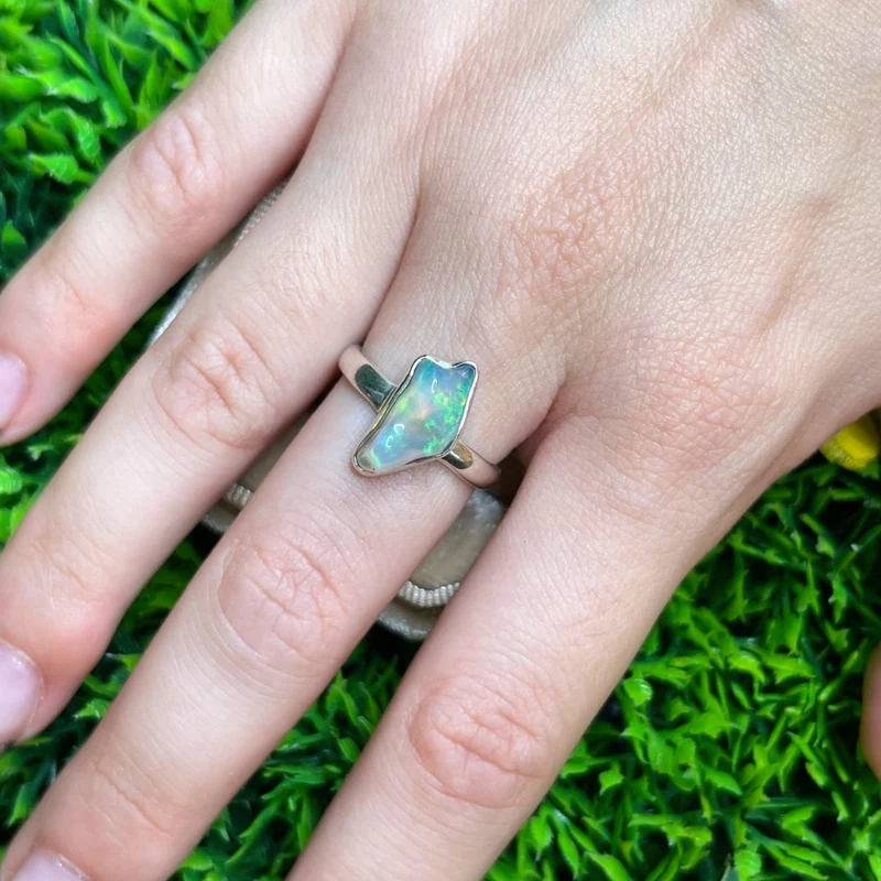 Roher äthiopischer Opal-Silberring Nr. 73