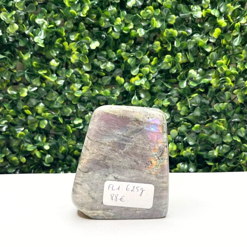 Freiform-Violett-Labradorit-Stein