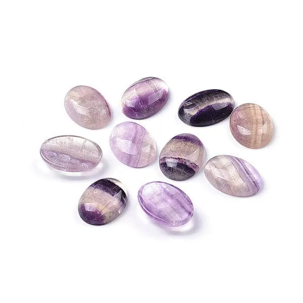 Ovaler Cabochon aus violettem Fluorit