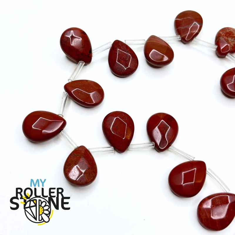 Facettierte Tropfenperle aus rotem Jaspis