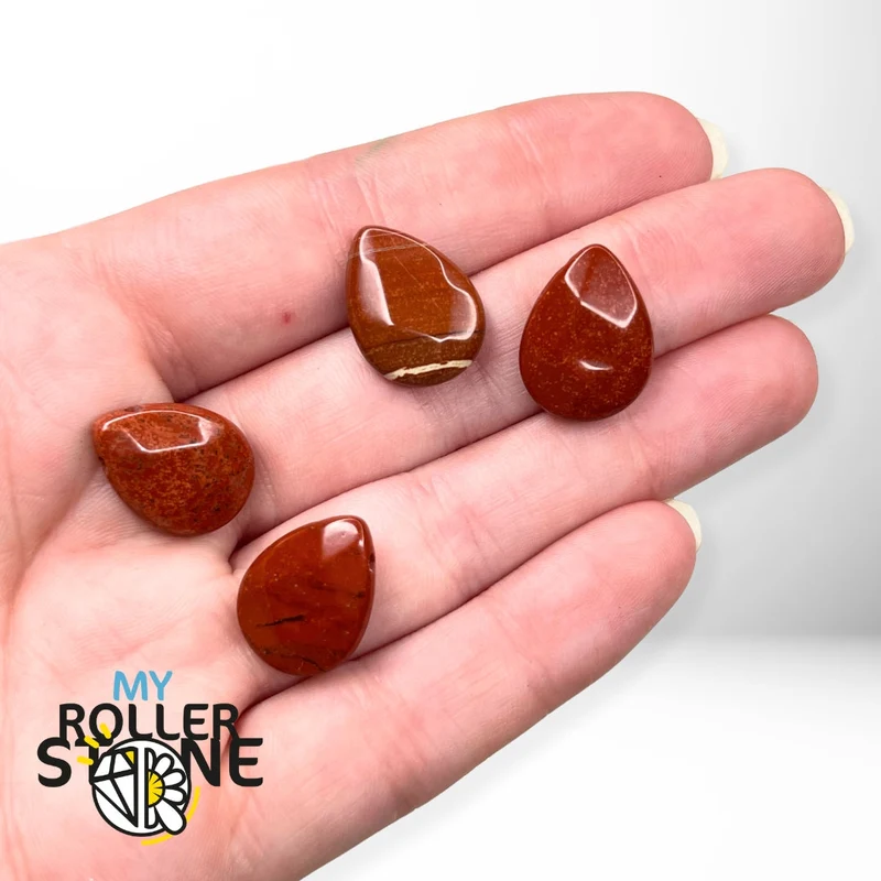 Facettierte Tropfenperle aus rotem Jaspis