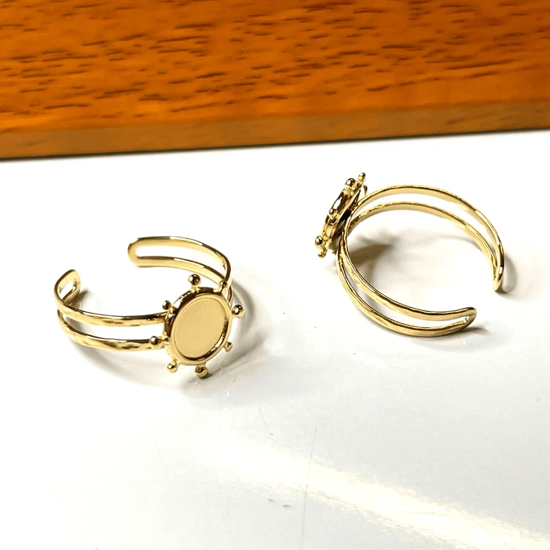 Gold-Cabochon-Ringhalter