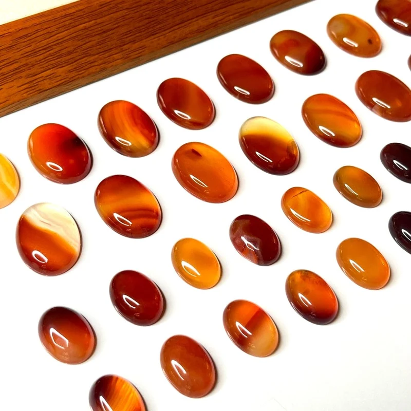Ovaler Karneol-Cabochon