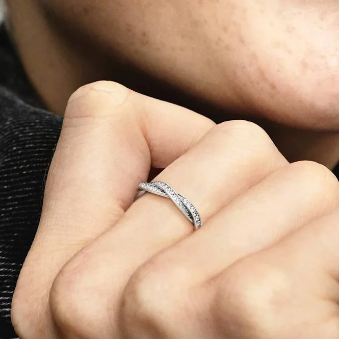 Sparkling Twisted Lines Ring, Size 56