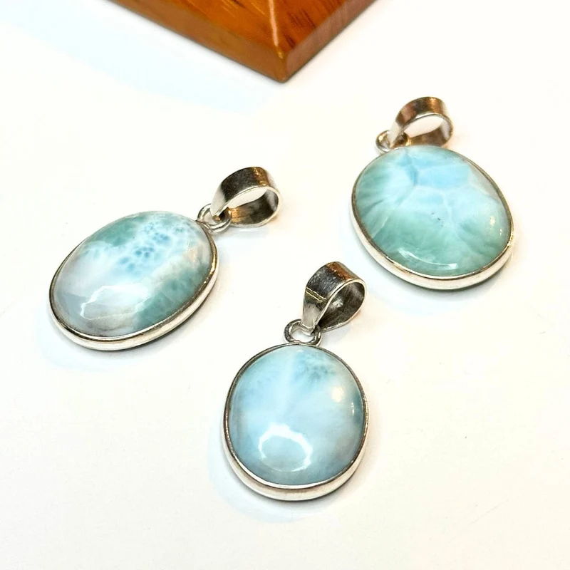 Ovaler Larimar-Anhänger aus 925er Silber
