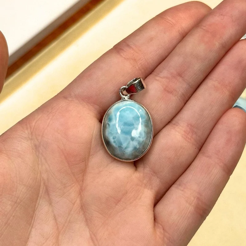 Ovaler Larimar-Anhänger aus 925er Silber
