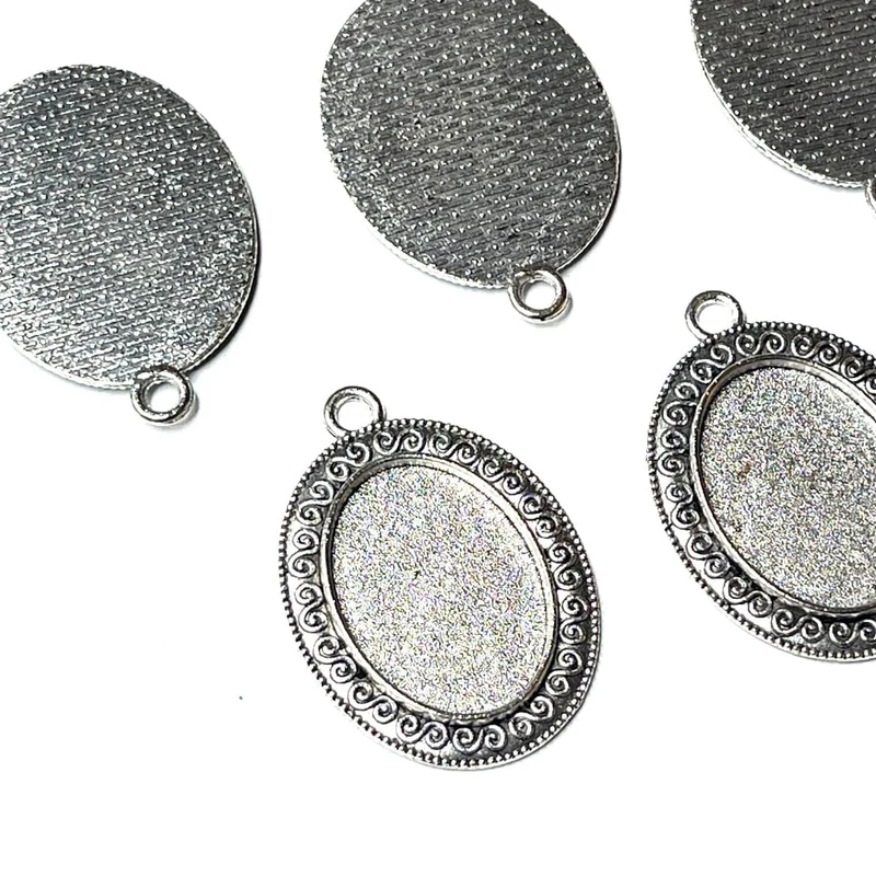 Anhängerhalter aus Legierung im tibetischen Stil mit Cabochon-Anhänger