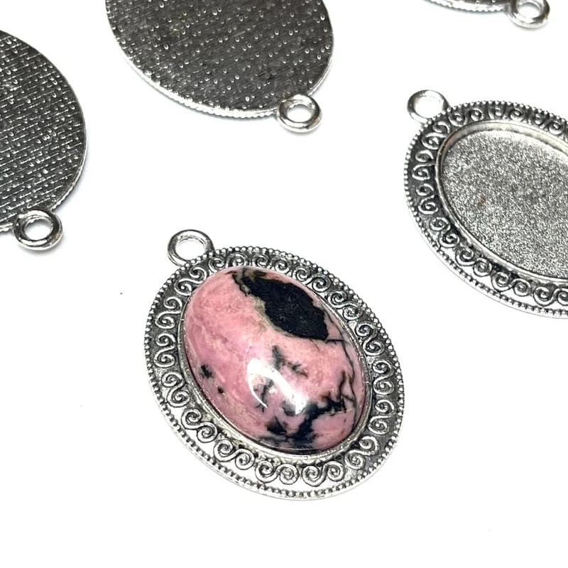 Anhängerhalter aus Legierung im tibetischen Stil mit Cabochon-Anhänger