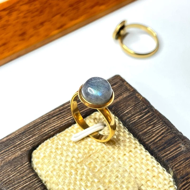 Gold-Cabochon-Ringhalter aus Edelstahl