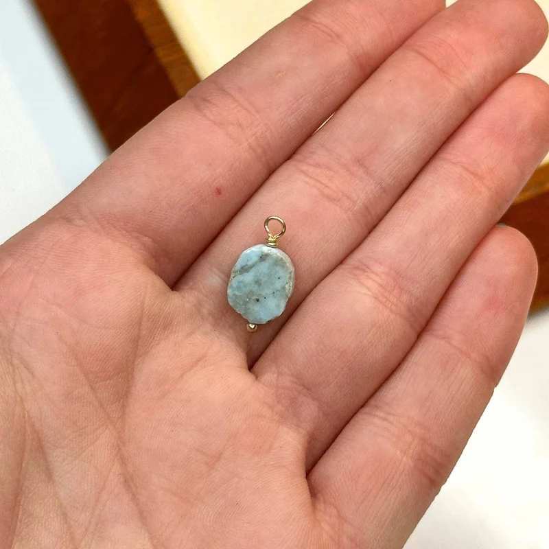 Vergoldeter Larimar-Anhänger