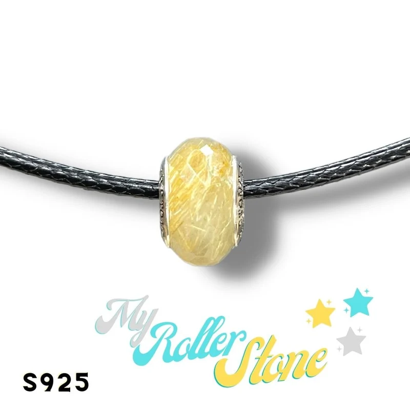 Goldener Rutilquarz-Charm mit Signatur