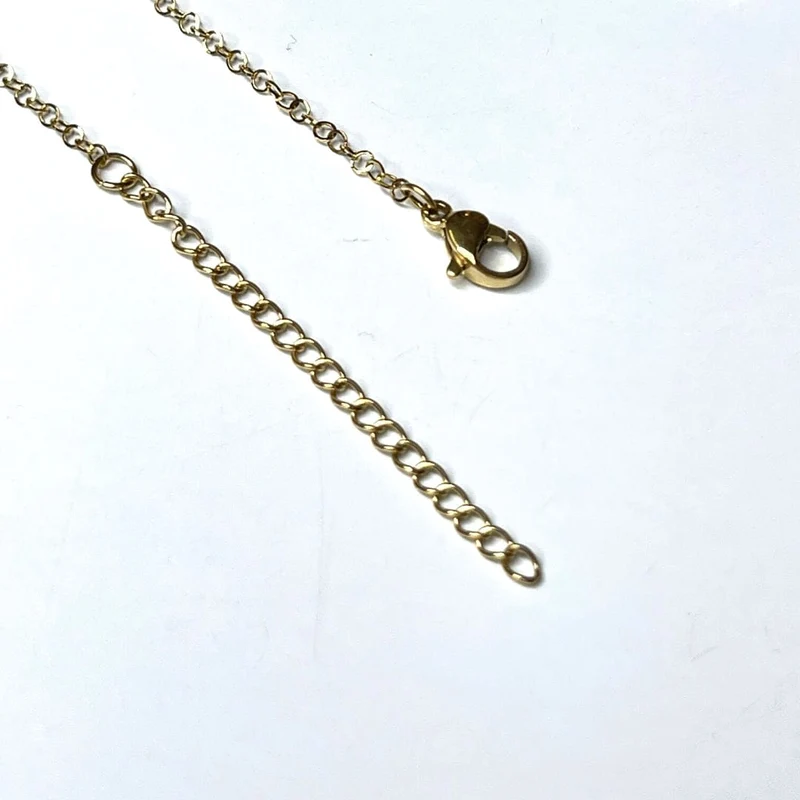 Goldfarbene Edelstahlkette