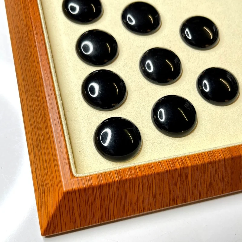 Runder Obsidian-Cabochon